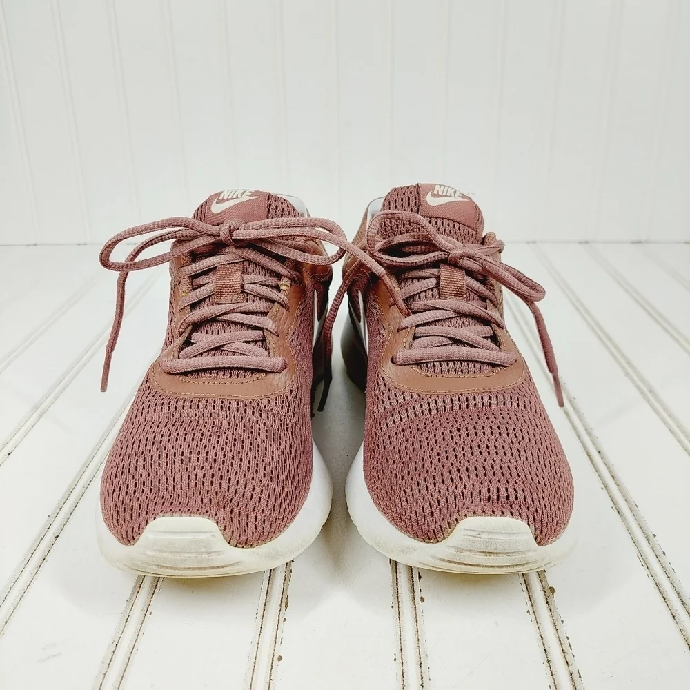 Nike Women's Tanjun Smokey Mauve / White Ankle-High Running Sneakers H1024 - Picture 5 of 9